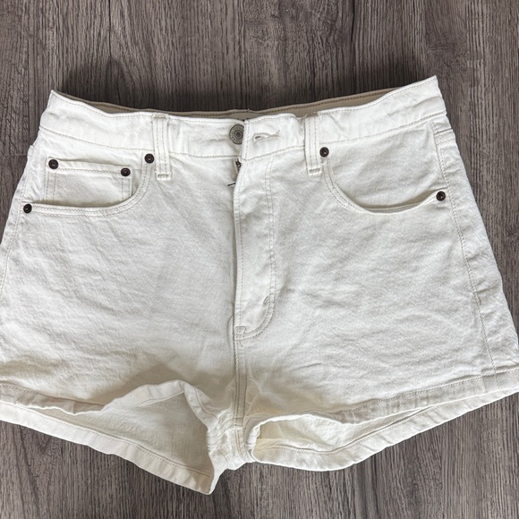Abercrombie & Fitch Cream High Waist Shorts - Picture 1 of 2